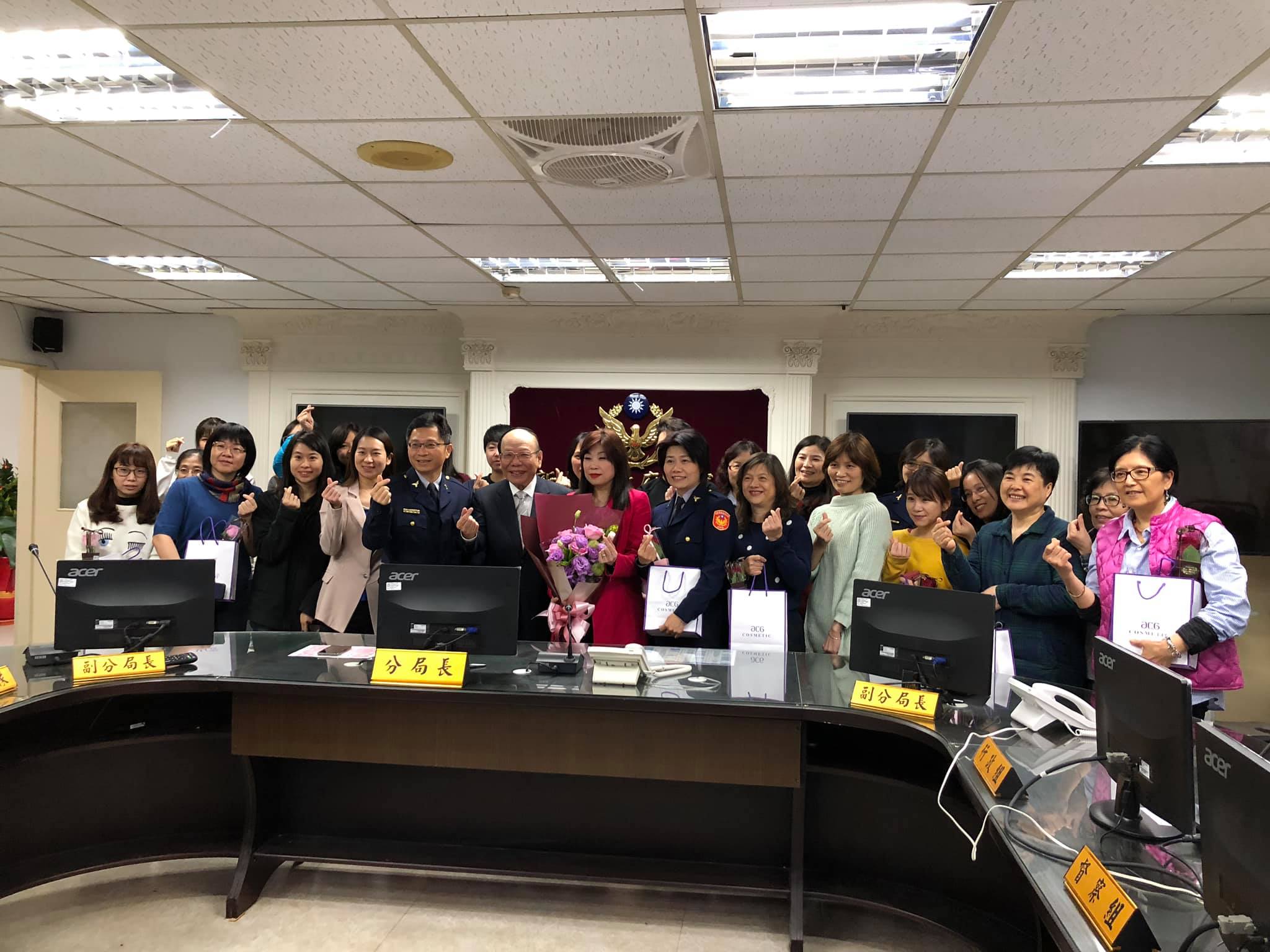 海山分局女性同仁合照